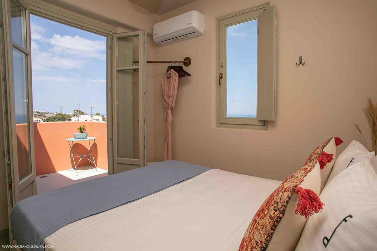 Pink Freud Villas Santorini Oia  Esterno foto